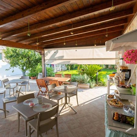 B&B L'Isola Che Non C'E Торе Сан Джовани Удженто Екстериор снимка