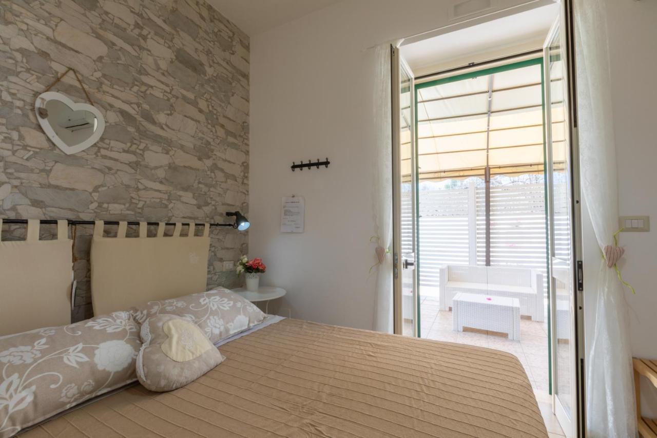 B&B L'Isola Che Non C'E Торе Сан Джовани Удженто Екстериор снимка