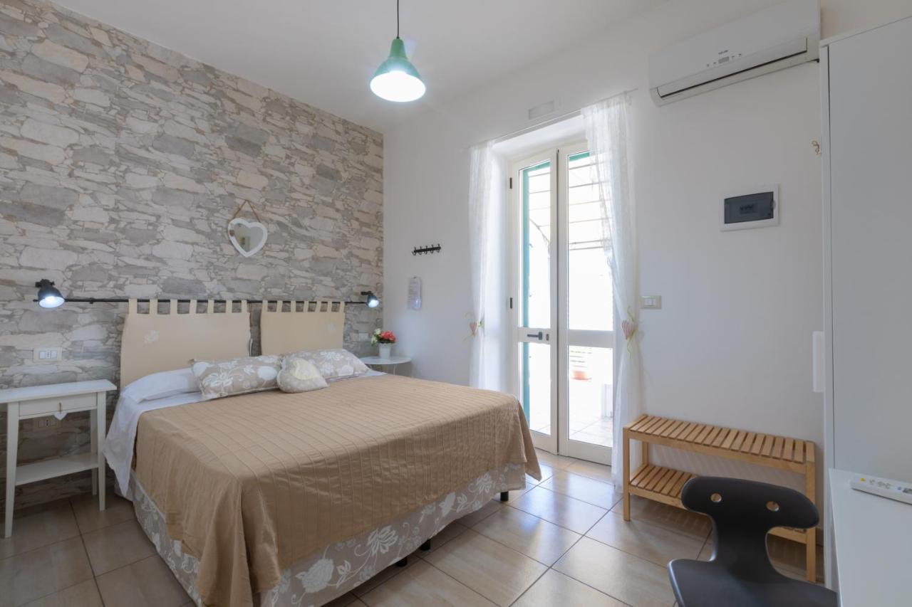 B&B L'Isola Che Non C'E Торе Сан Джовани Удженто Екстериор снимка