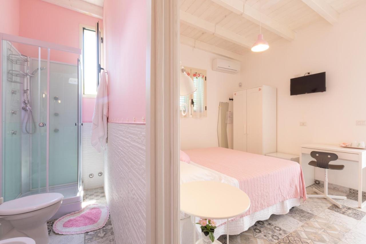 B&B L'Isola Che Non C'E Торе Сан Джовани Удженто Екстериор снимка